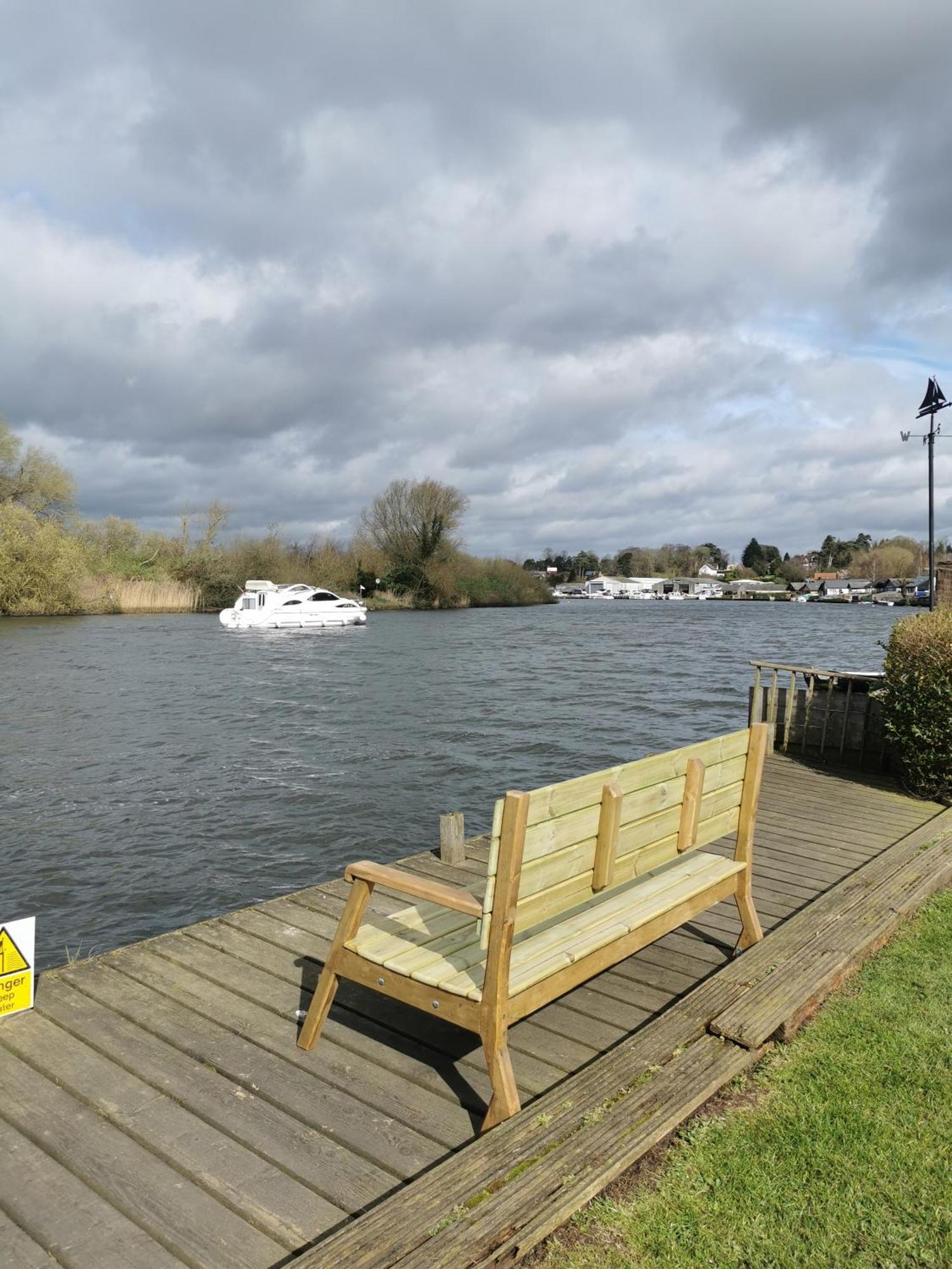 River View - Norfolk Broads Brundall Bagian luar foto